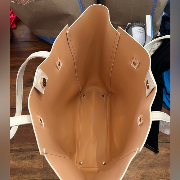 Boutique Bucket Bag - Picture 4 of 6